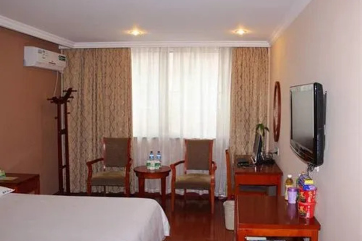 Room 7 of 15