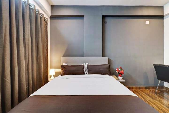 Room 6 of 11
