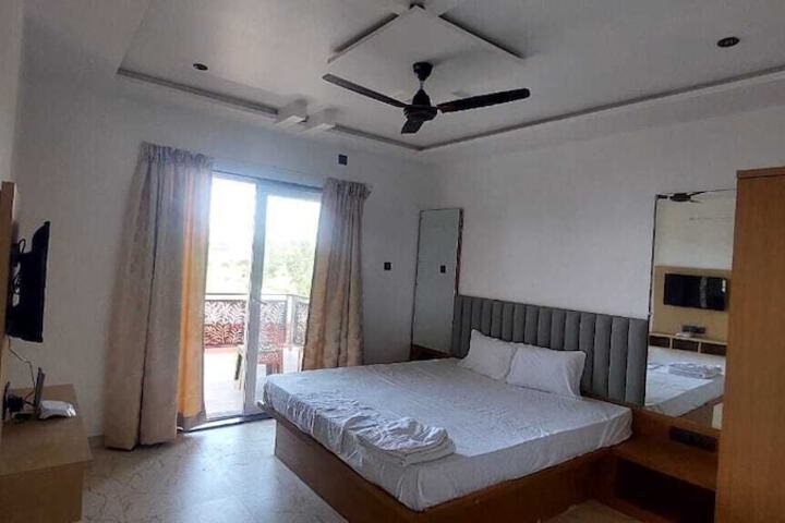 Room 3 of 14