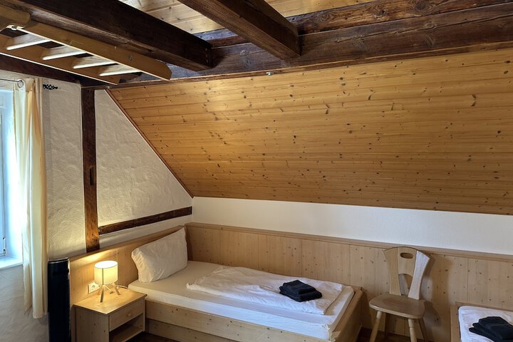 Room 30 of 85