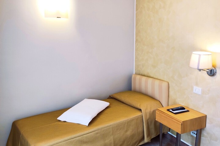 Room 12 of 31
