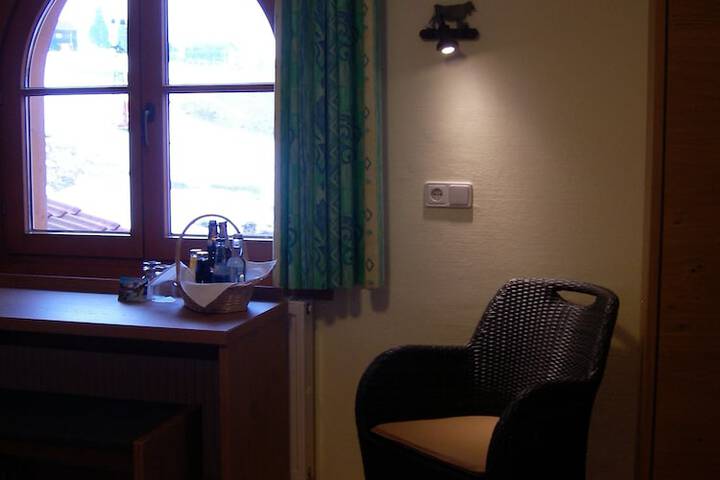 Room 8 of 43