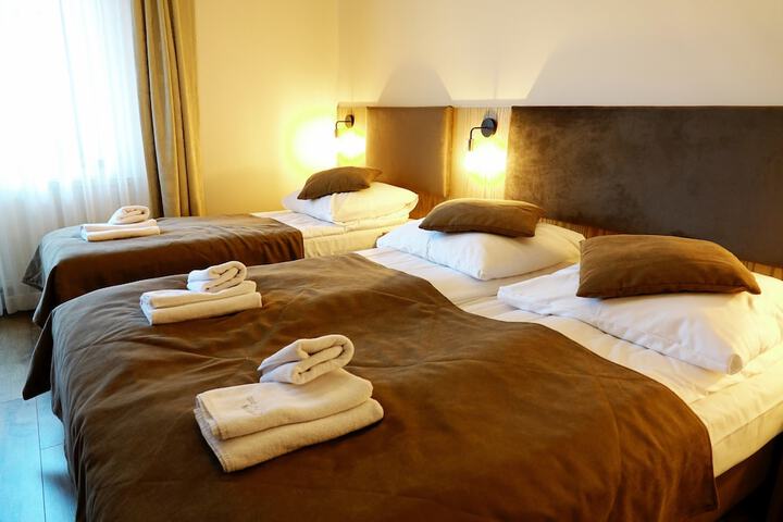 Room 4 of 52