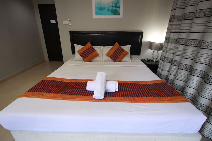 Room 9 of 31