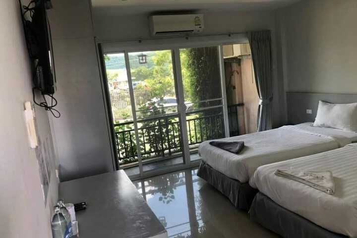 Room 13 of 25