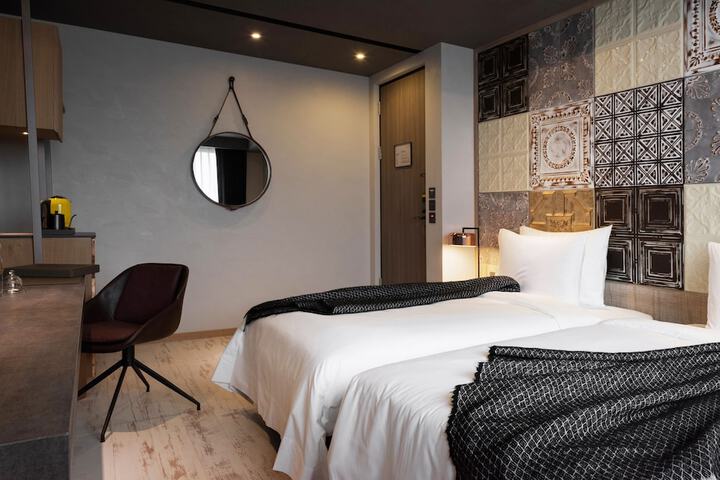 Room 13 of 89