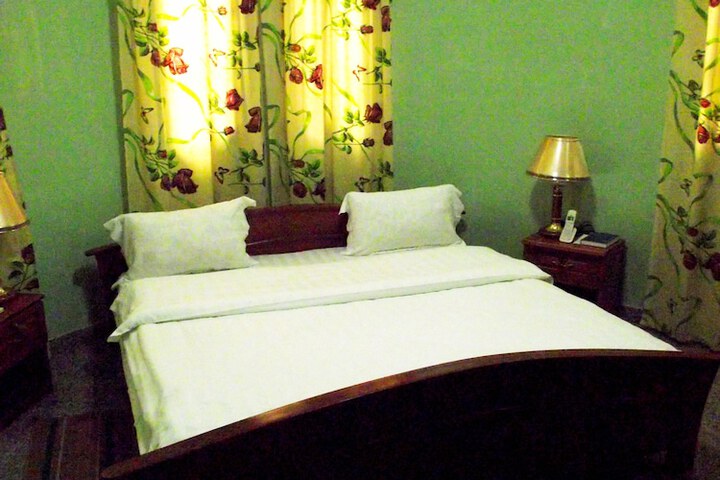 Room 12 of 28