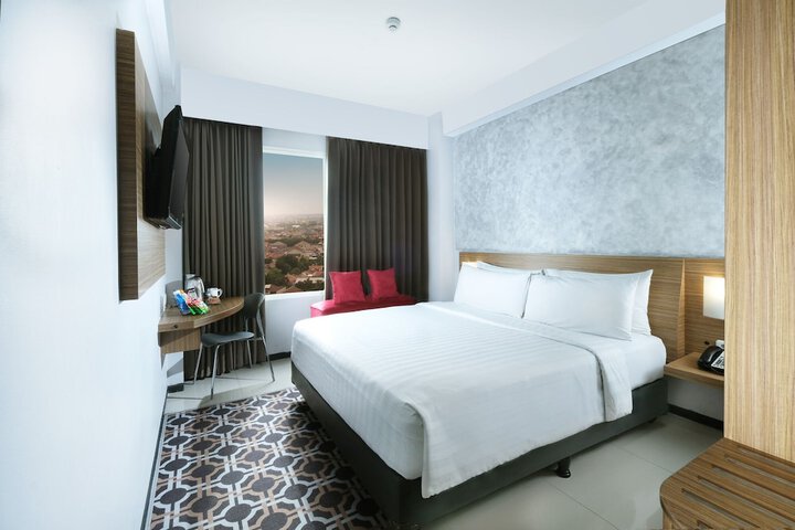 Room 12 of 35