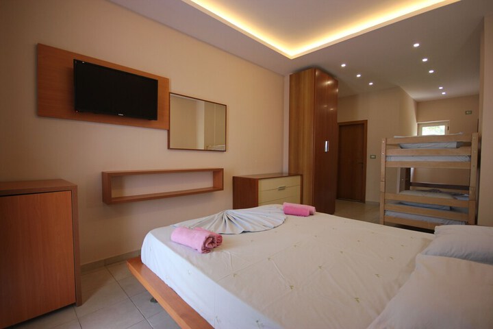 Room 3 of 24