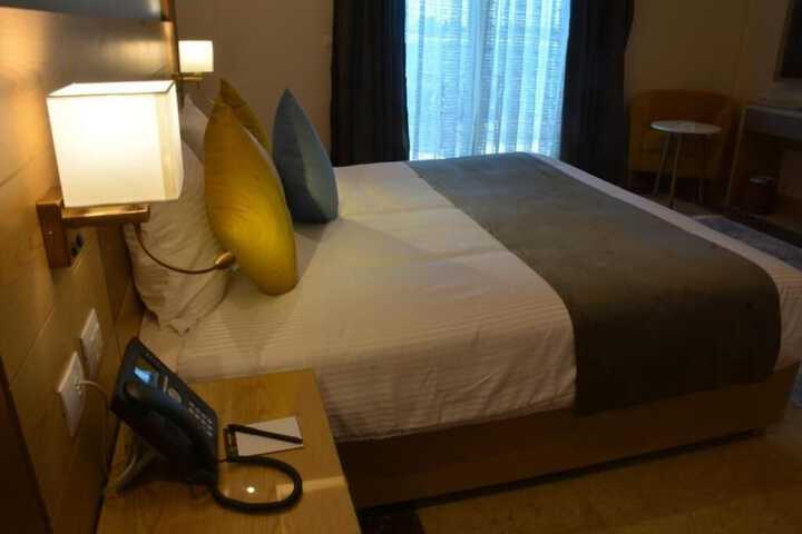 Room 20 of 37