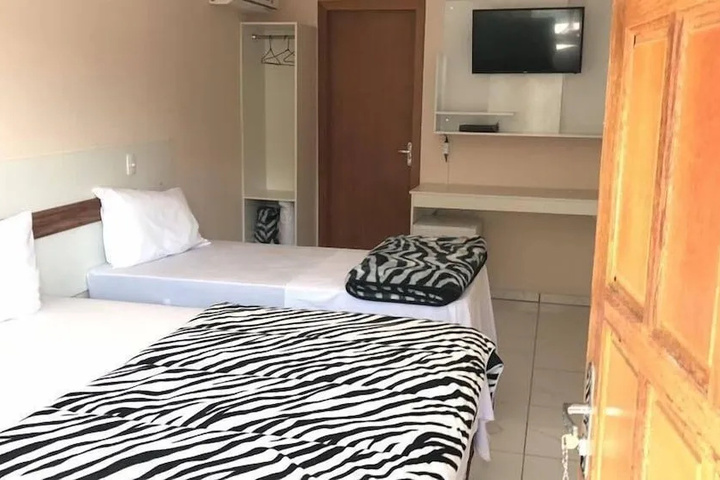 Room 2 of 6