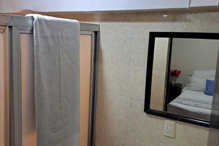 Room 14 of 18