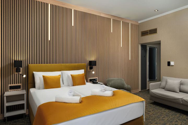 Room 17 of 61