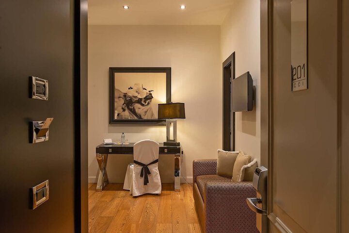 Room 74 of 174