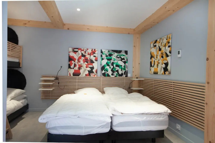 Room 2 of 11