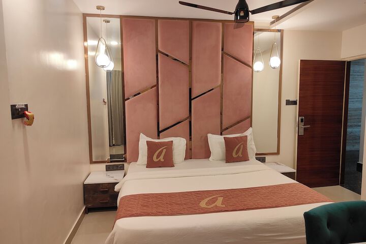 Room 19 of 30