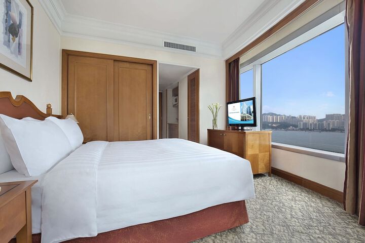 Room 8 of 47