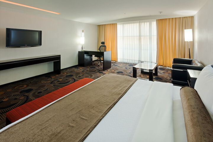Room 5 of 78