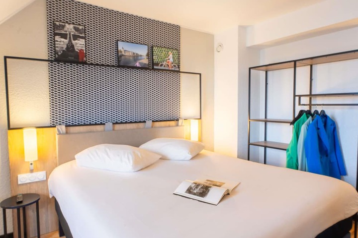 Room 9 of 40
