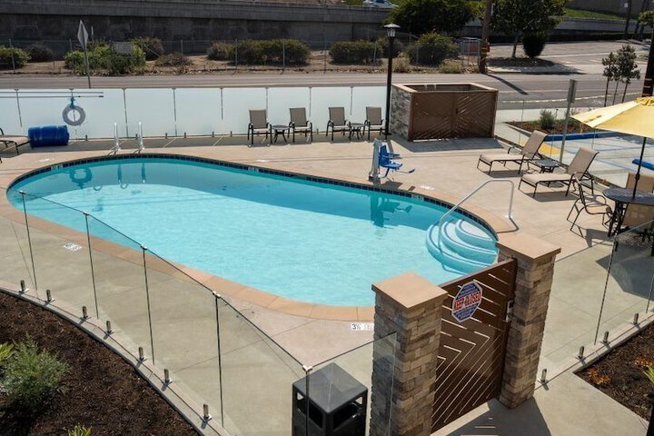 Pool 20 of 21