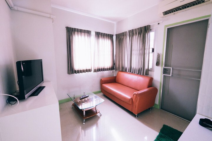 Room 25 of 48