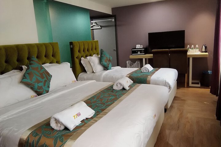 Room 32 of 63