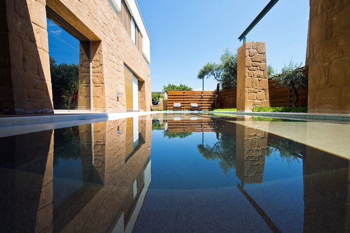 Pool Hotel