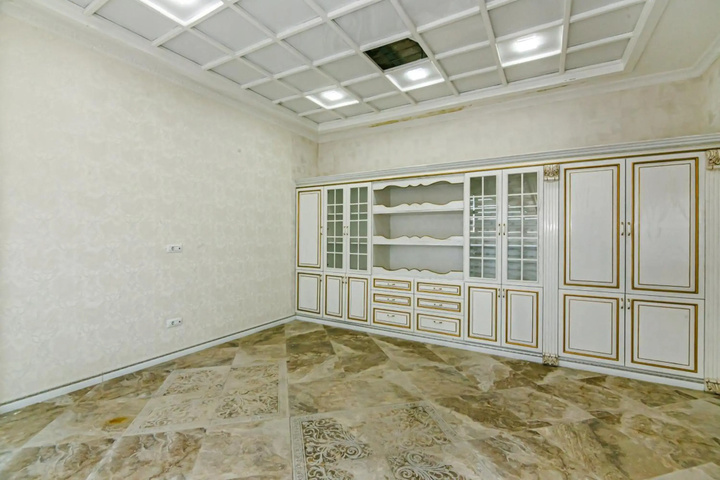 Room 14 of 19