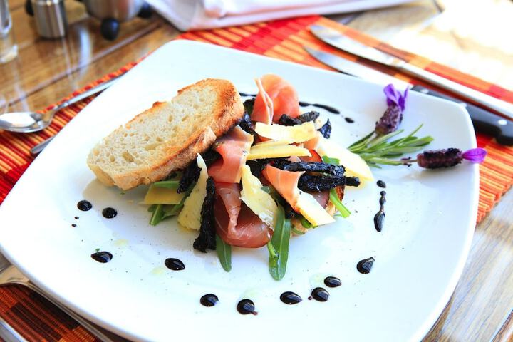 Dining 88 of 175