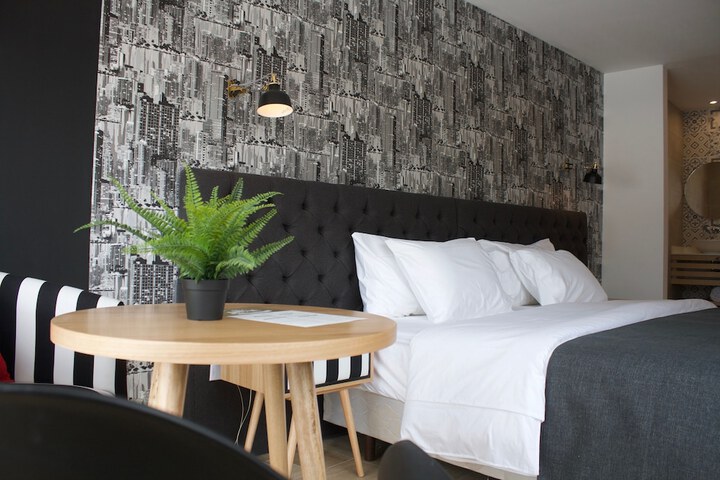 Room 26 of 64