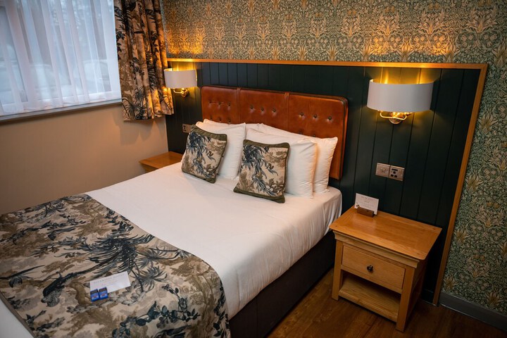 Room 21 of 77