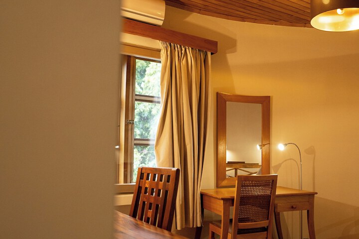 Room 2 of 11