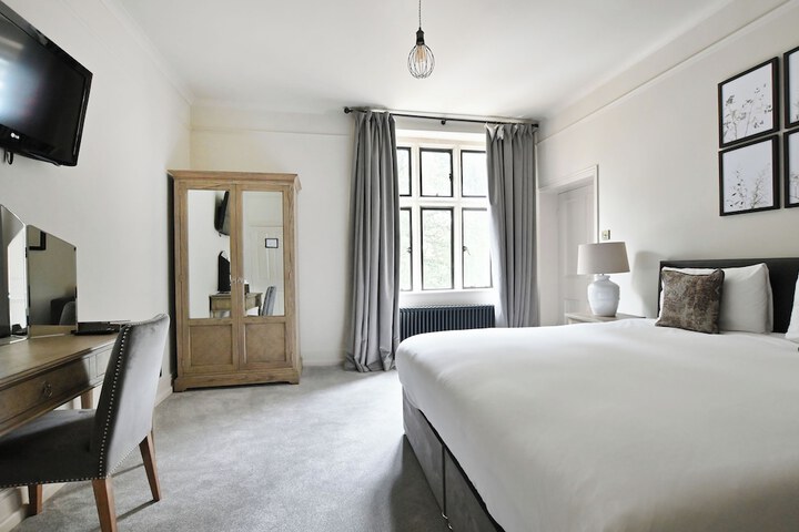 Room 14 of 49