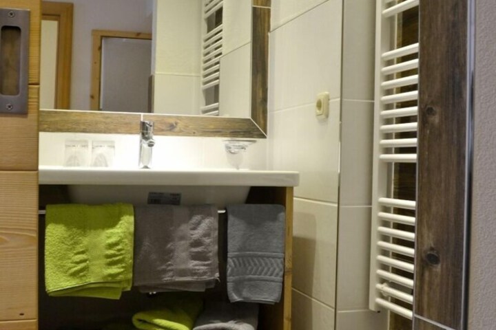 Room 9 of 22
