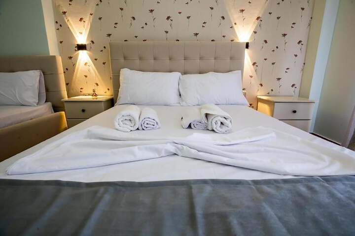 Room 2 of 51