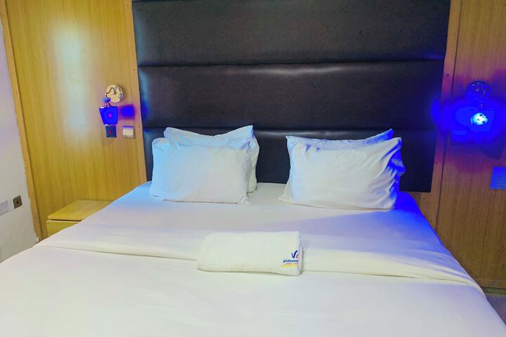 Room 3 of 26