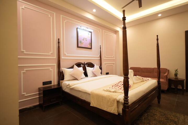 Room 43 of 97