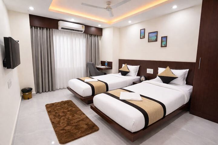 Room 10 of 31