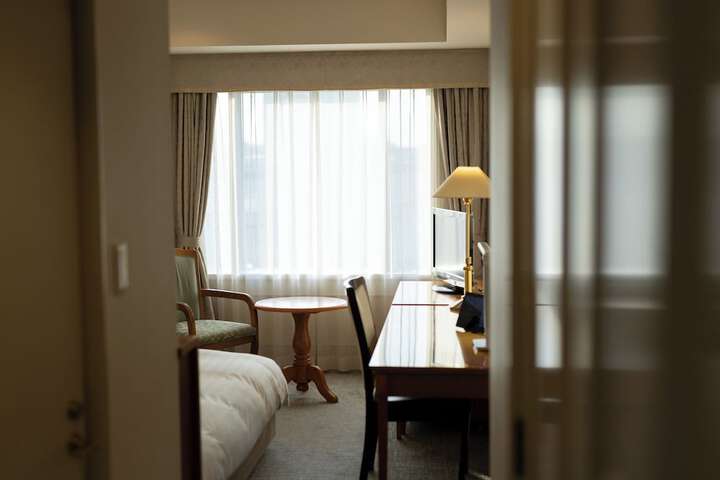 Room 10 of 21