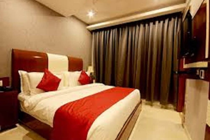 Room 7 of 17