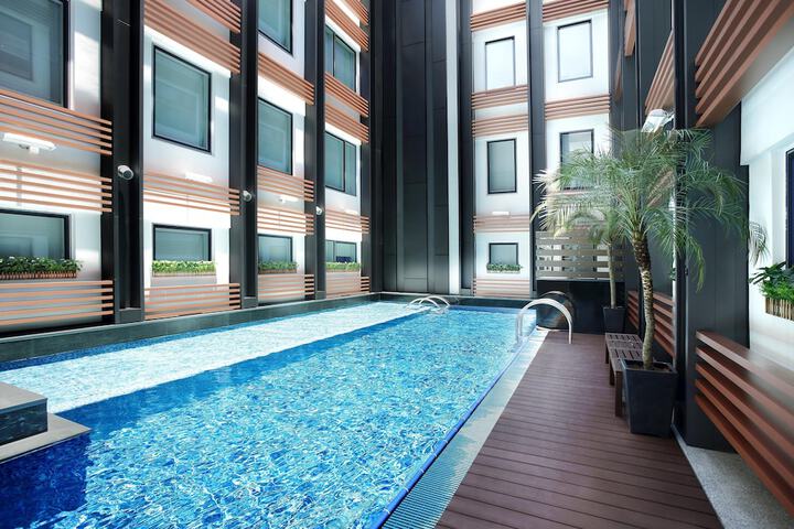 Pool 24 of 31