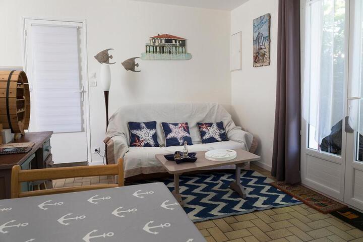 General 8 of 16