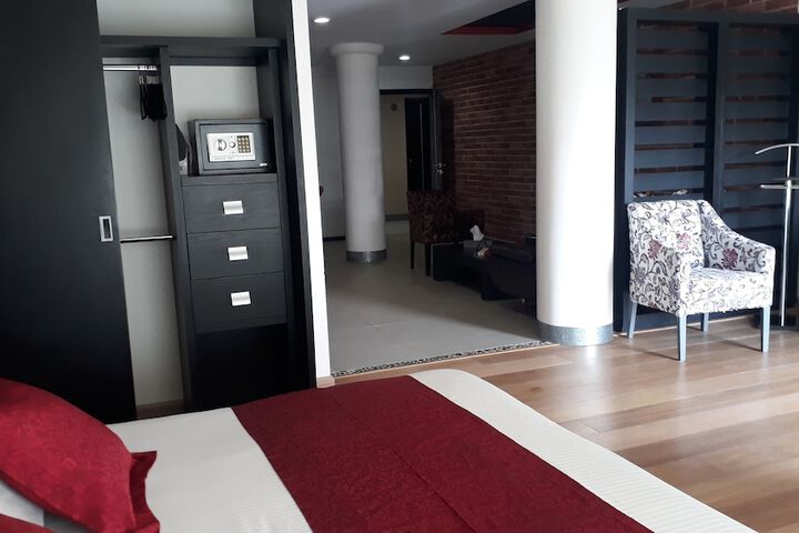 Room 4 of 123