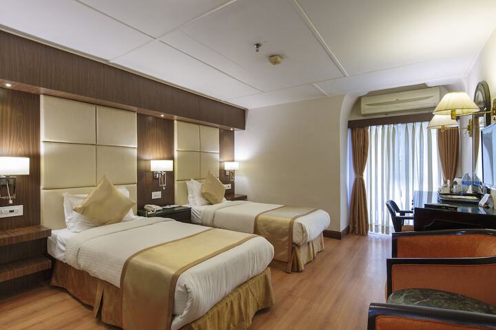 Room 33 of 110
