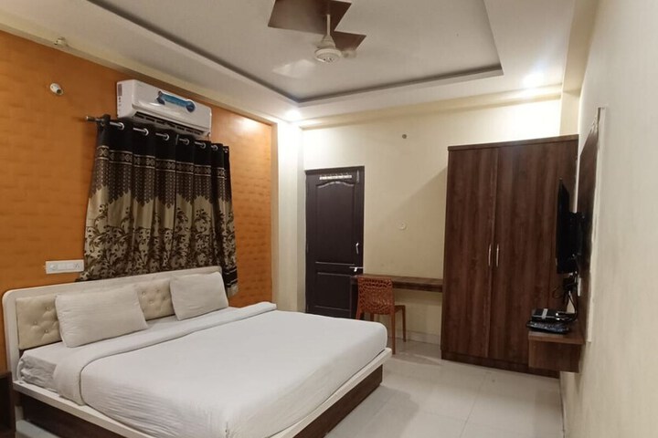 Room 14 of 23