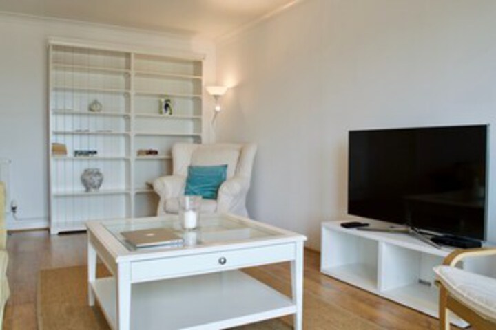 Room 4 of 13