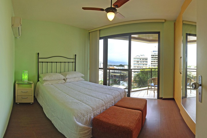 Room 2 of 12