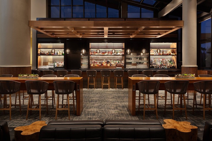 Lobby lounge