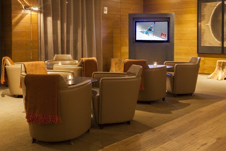 Lounge 108 of 120