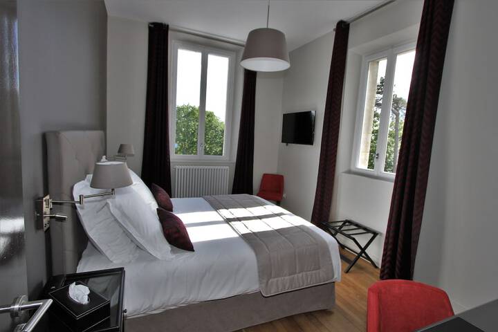 Room 3 of 35